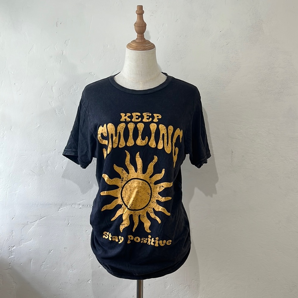Keep Smiling Graphic Tee ☀️